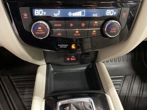 Certified 2022 Nissan Rogue Sport SV image 19