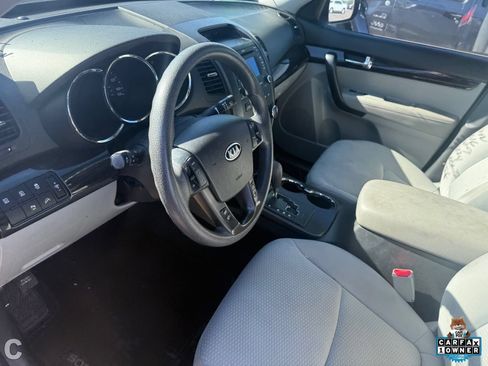 Used 2013 Kia Sorento LX w/ Convenience Pkg FWD image 18