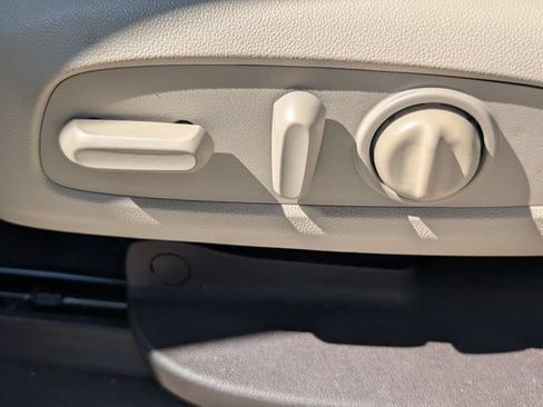Used 2019 GMC Acadia Denali w/ Technology Package FWD image 13