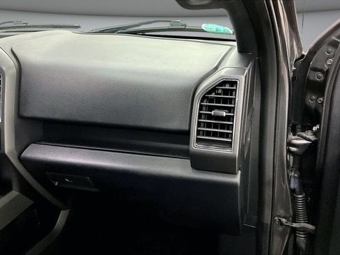 Used 2018 Ford F150 XLT w/ Equipment Group 302A Luxury AWD/4WD image 27