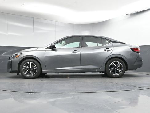 Certified 2024 Nissan Sentra SV image 28