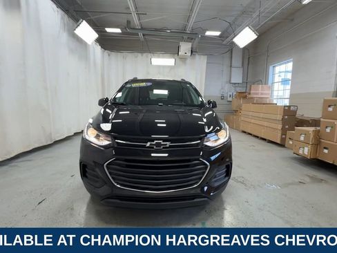 Used 2022 Chevrolet Trax LT w/ Midnight Edition image 5