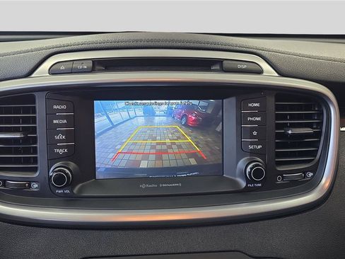 Used 2019 Kia Sorento FWD w/ LX Convenience Package image 22