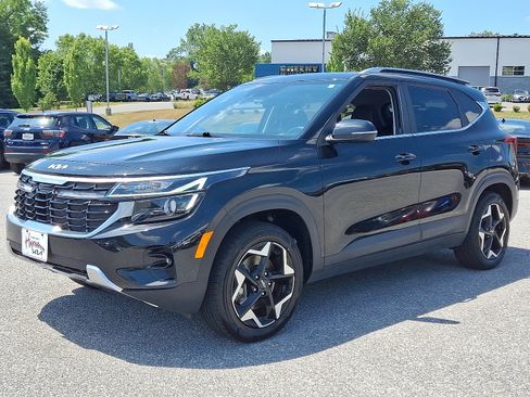 Certified 2024 Kia Seltos EX image 3