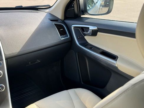 Used 2016 Volvo XC60 T5 Premier image 12