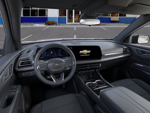 New 2025 Chevrolet Traverse LT w/ Driver Confidence Package image 17
