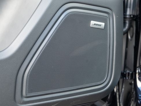 Certified 2026 Porsche Macan AWD/4WD image 16