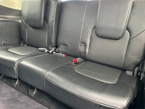 Used 2024 Nissan Armada SV image 20