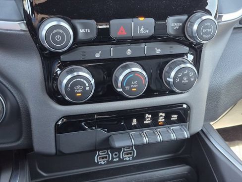 Certified 2025 RAM 1500 Big Horn AWD/4WD image 15