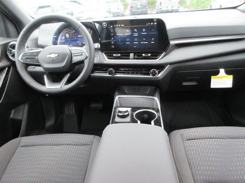 New 2026 Chevrolet Equinox LT w/ Safety and Technology Package FWD image 14