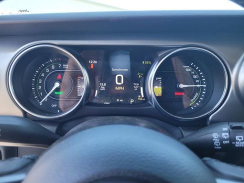 New 2023 Jeep Wrangler Unlimited w/ 8.4" Radio Group image 17