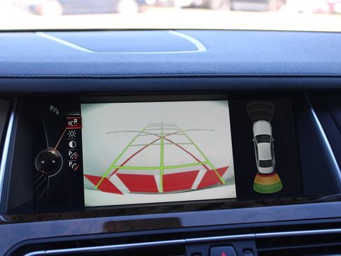 Used 2013 BMW 740Li image 25