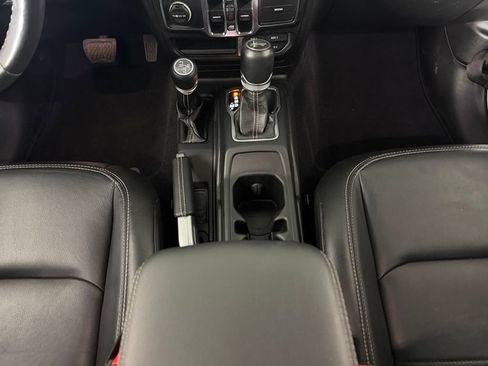 Used 2023 Jeep Wrangler Unlimited Sahara w/ Cold Weather Group AWD/4WD image 20