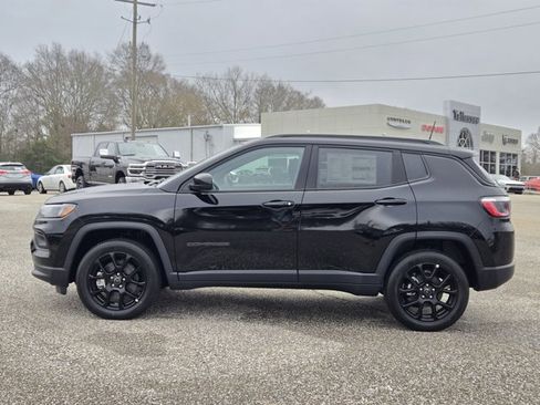 New 2026 Jeep Compass Latitude image 11