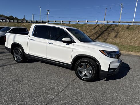Used 2023 Honda Ridgeline RTL-E image 2