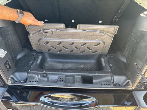 Used 2017 Jeep Wrangler Unlimited Sahara w/ Connectivity Group image 32