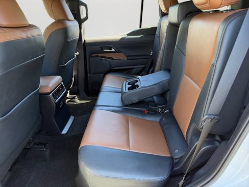 Certified 2024 Lexus GX 550 w/ Accessory Package (Z1) AWD/4WD image 14