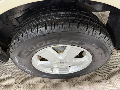 Used 2010 Ford Escape XLT image 20