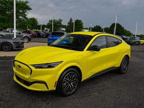 Certified 2025 Ford Mustang Mach-E Premium AWD/4WD image 9
