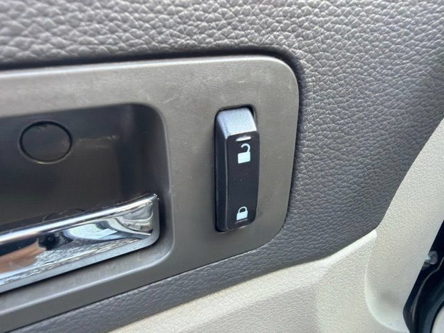 Used 2010 Ford Fusion S FWD image 18