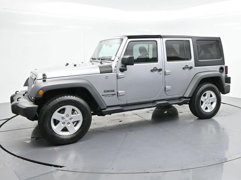 Used 2018 Jeep Wrangler Unlimited Sport S AWD/4WD image 4
