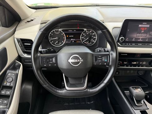 Used 2025 Nissan Rogue SV AWD/4WD image 14