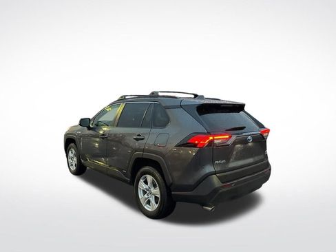 Used 2020 Toyota RAV4 XLE image 3