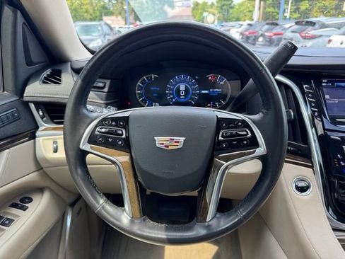 Used 2020 Cadillac Escalade Luxury w/ LPO, Radiant Package AWD/4WD image 18