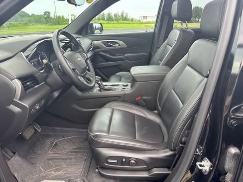 Used 2023 Chevrolet Traverse LT w/ LT Premium Package AWD/4WD image 11