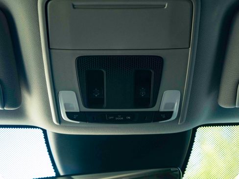 Used 2025 Honda Pilot Touring image 36