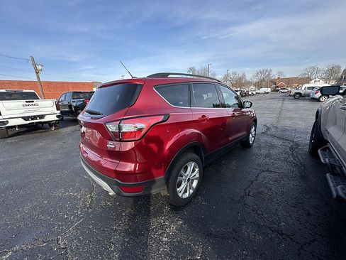 Used 2018 Ford Escape SE image 16