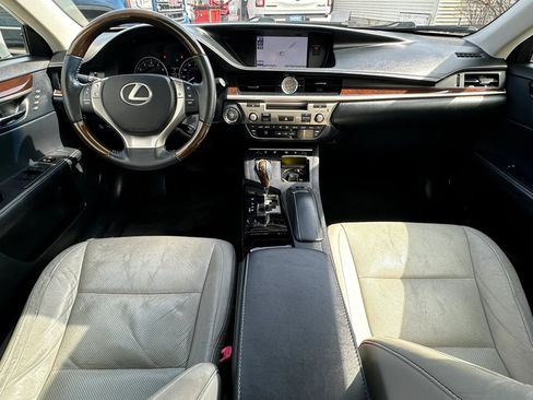 Used 2013 Lexus ES 350 w/ Luxury Pkg FWD image 11