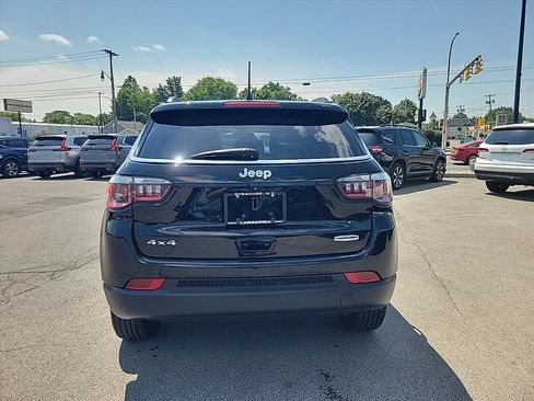 Used 2019 Jeep Compass Latitude w/ Cold Weather Group AWD/4WD image 4