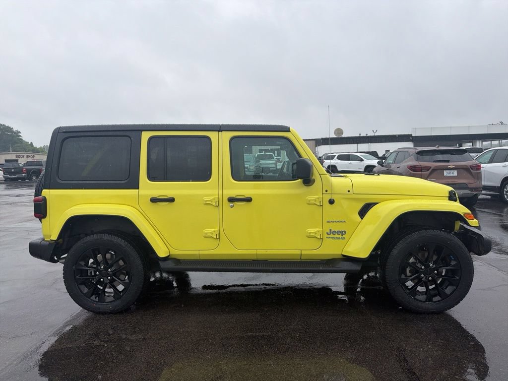 Used 2022 Jeep Wrangler Unlimited Sahara w/ Cold Weather Group AWD/4WD image 2