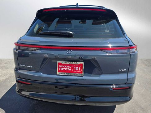 New 2026 Toyota Crown Signia AWD/4WD image 4