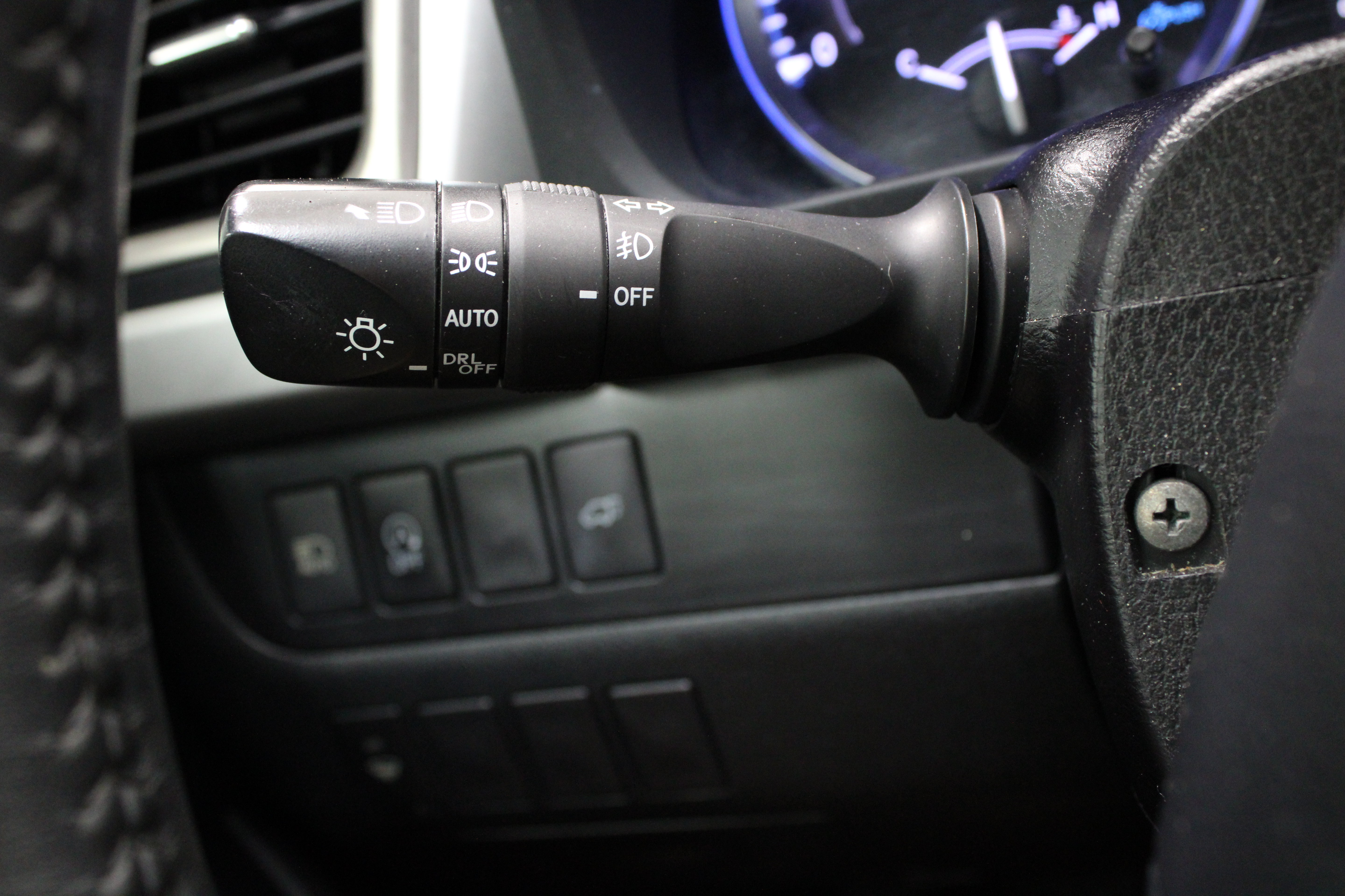 Used 2019 Toyota Highlander XLE FWD image 27