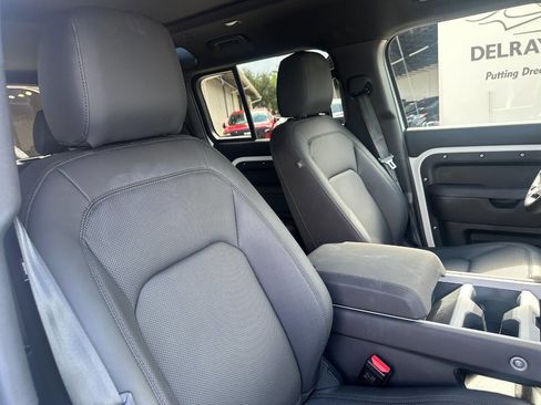 Used 2025 Land Rover Defender 110 S image 10