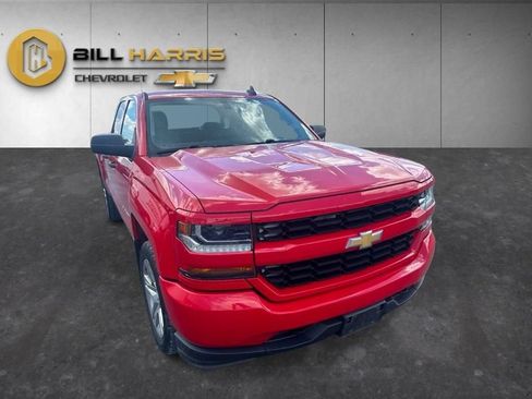 Used 2016 Chevrolet Silverado 1500 Custom w/ Custom Convenience Package AWD/4WD image 3