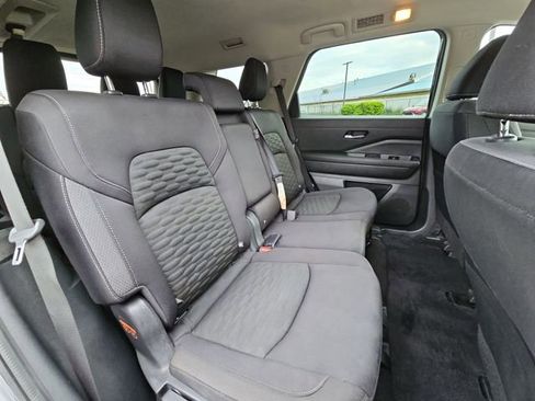 Used 2022 Nissan Pathfinder SV AWD/4WD image 26
