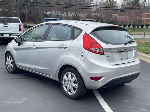 Used 2012 Ford Fiesta SE w/ Moon & Mood Pkg image 7