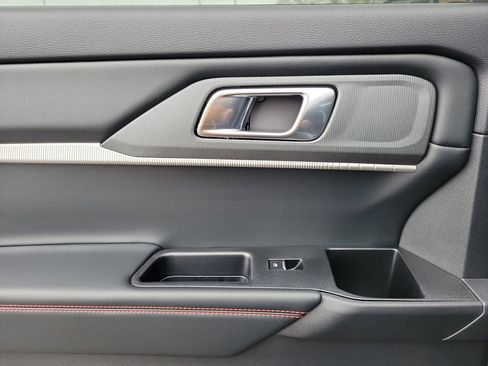 New 2026 Ford Explorer ST-Line w/ ST-Line Street Pack image 14