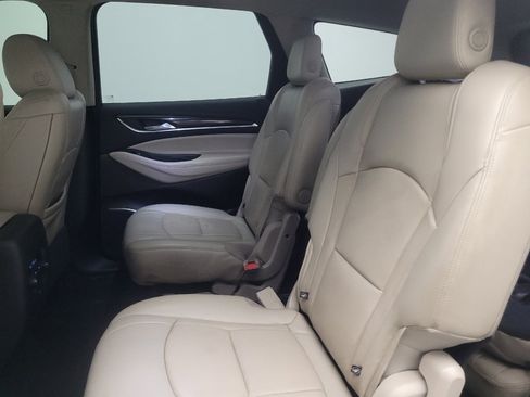 Used 2018 Buick Enclave Essence FWD image 18