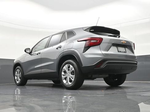 Used 2024 Chevrolet Trax LS FWD image 26