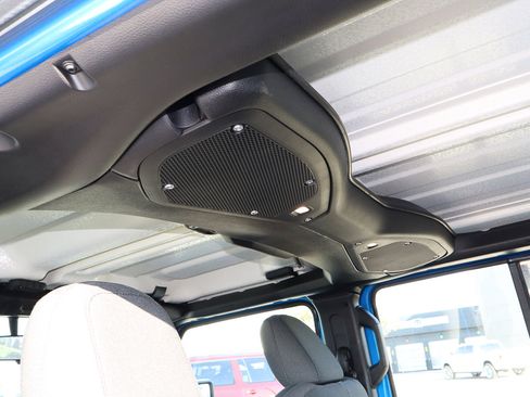 New 2026 Jeep Gladiator Sport image 15