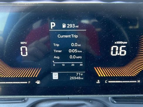 Used 2025 Kia Carnival FWD image 18