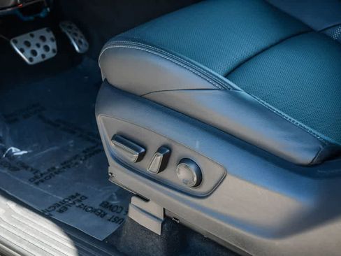 Used 2025 Toyota Tacoma TRD Sport w/ TRD Sport Premium Package image 26