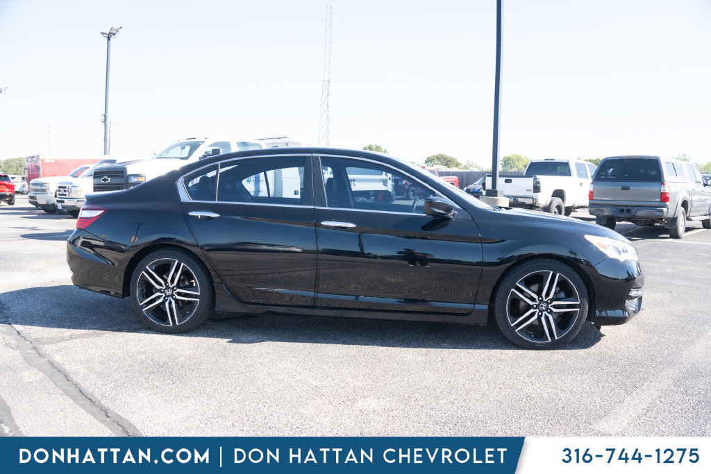 Used 2016 Honda Accord Sport image 27