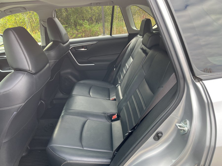 Used 2020 Toyota RAV4 XLE Premium AWD/4WD image 6