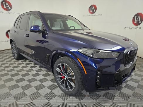 New 2026 BMW X5 xDrive40i w/ M Sport Package AWD/4WD image 1