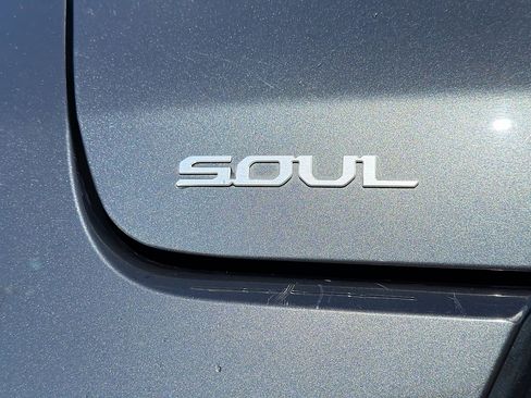 Used 2024 Kia Soul LX w/ Option Group 015 image 11